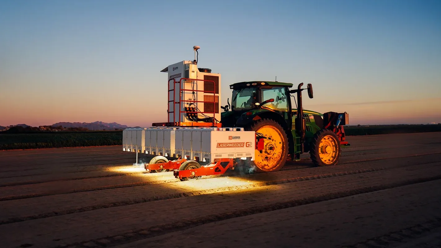 Organic growers get a robot that zaps weeds